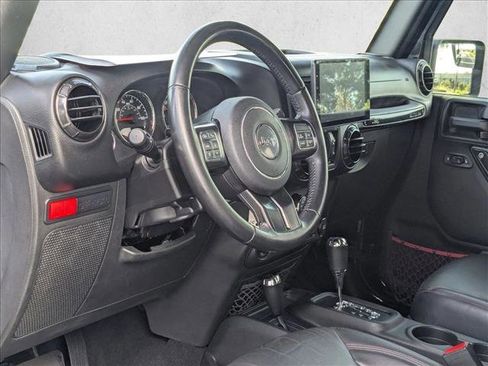 Used 2017 Jeep Wrangler Unlimited Rubicon image 10