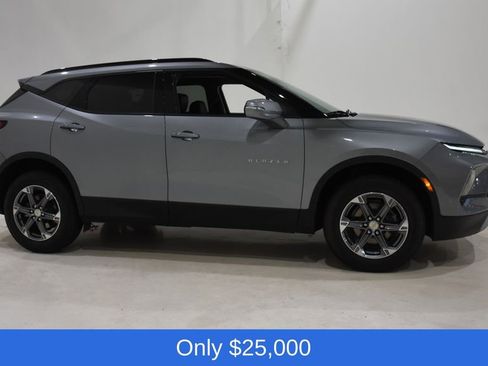 Used 2024 Chevrolet Blazer LT image 3