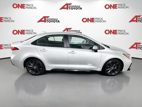Certified 2026 Toyota Corolla SE w/ Carpet Mat Package (TMS) FWD image 9