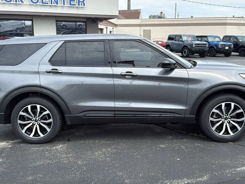 Used 2022 Ford Explorer ST AWD/4WD image 8