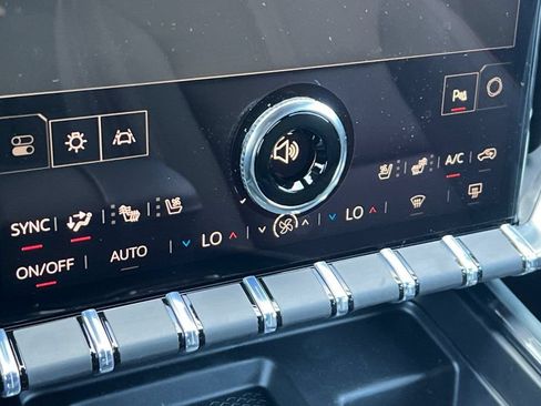 New 2026 GMC Acadia AT4 w/ Luxury Package AWD/4WD image 19