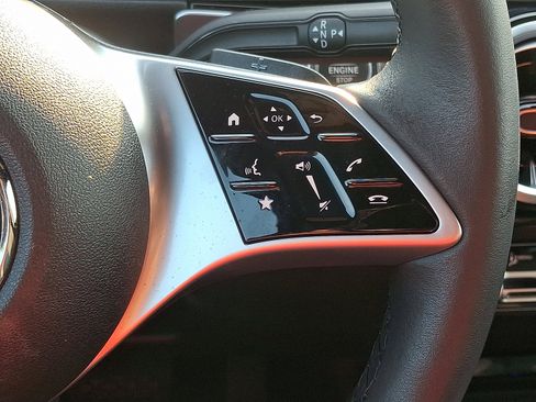 Used 2024 Mercedes-Benz GLB 250 4MATIC image 22