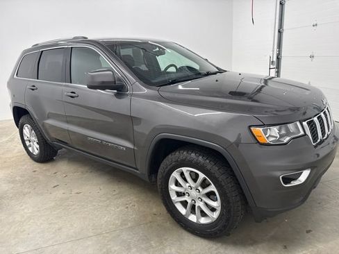 Used 2021 Jeep Grand Cherokee Laredo AWD/4WD image 3