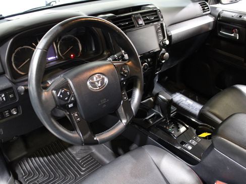 Used 2020 Toyota 4Runner TRD Off-Road Premium w/ Moonroof Package AWD/4WD image 20