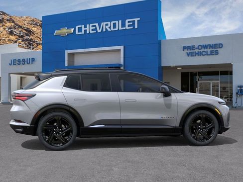 New 2026 Chevrolet Equinox EV RS image 5