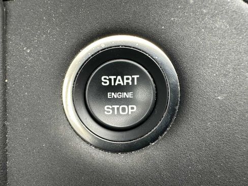 Used 2024 Land Rover Range Rover Velar S image 36