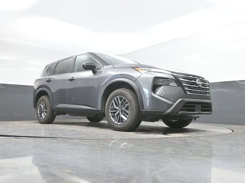Used 2024 Nissan Rogue S AWD/4WD image 44