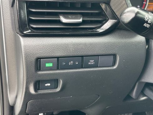 Used 2023 Nissan Sentra SV FWD image 12
