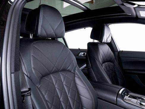 Used 2023 BMW X6 M50i w/ Parking Assistance Package image 58