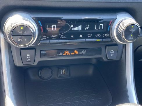 Used 2024 Toyota RAV4 XLE FWD image 26