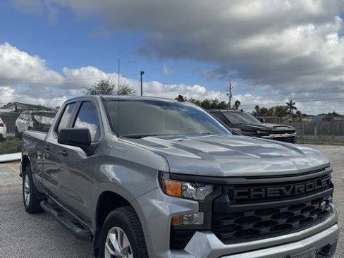 Certified 2023 Chevrolet Silverado 1500 Custom image 1