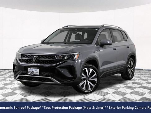 Used 2023 Volkswagen Taos SE w/ Panoramic Sunroof Package AWD/4WD image 2