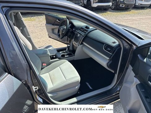 Used 2014 Toyota Camry LE FWD image 22