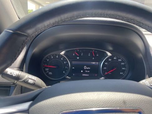 Used 2023 GMC Terrain SLT image 12