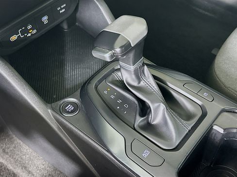 Used 2025 Kia K4 LXS image 24