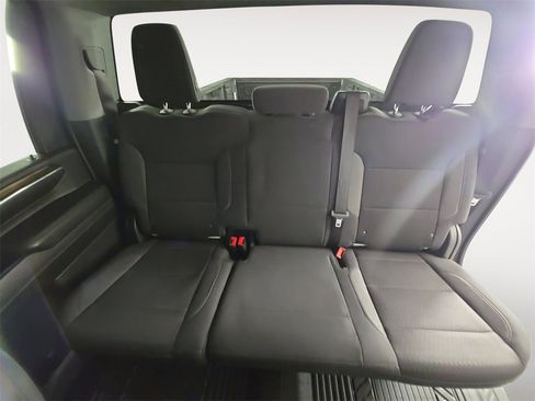 Used 2024 Chevrolet Silverado 2500 LT w/ Convenience Package image 13