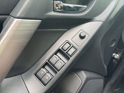 Used 2018 Subaru Forester 2.5i Limited AWD/4WD image 6