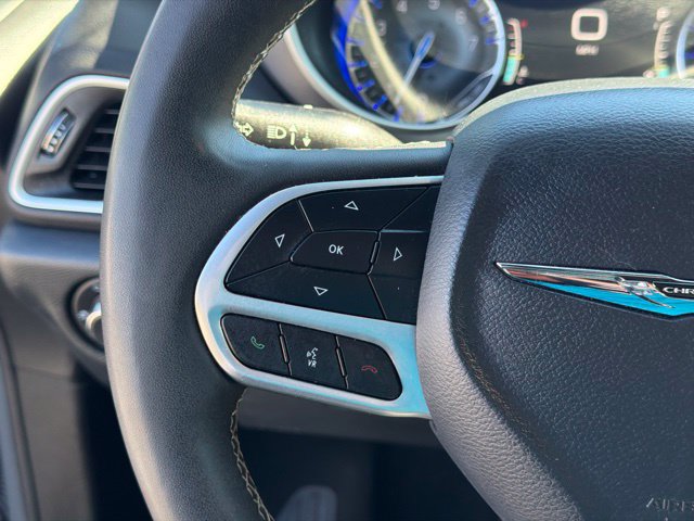 Used 2025 Chrysler Pacifica Select FWD image 29