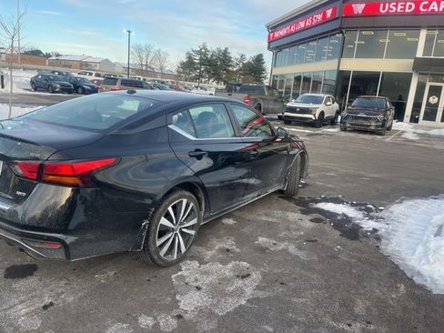 Used 2020 Nissan Altima 2.5 SR image 2