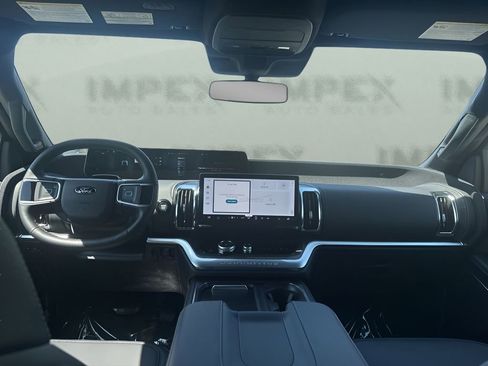 Used 2026 Ford Expedition Platinum w/ Stealth Appearance Package image 13