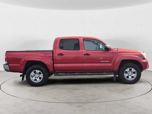 Used 2013 Toyota Tacoma 4x4 Double Cab w/ TRD Off-Road Pkg image 4