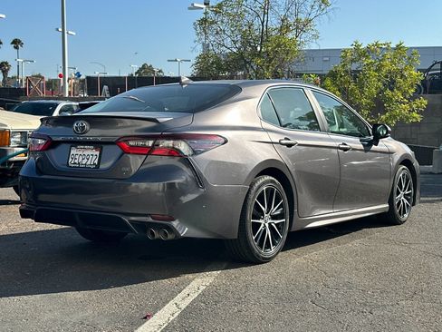 Used 2023 Toyota Camry SE w/ Convenience Package FWD image 3