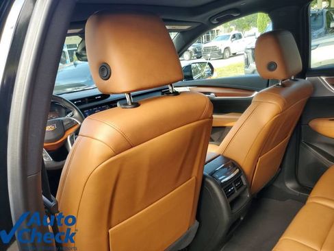 Certified 2024 Cadillac XT5 Premium Luxury w/ Technology Package FWD image 13