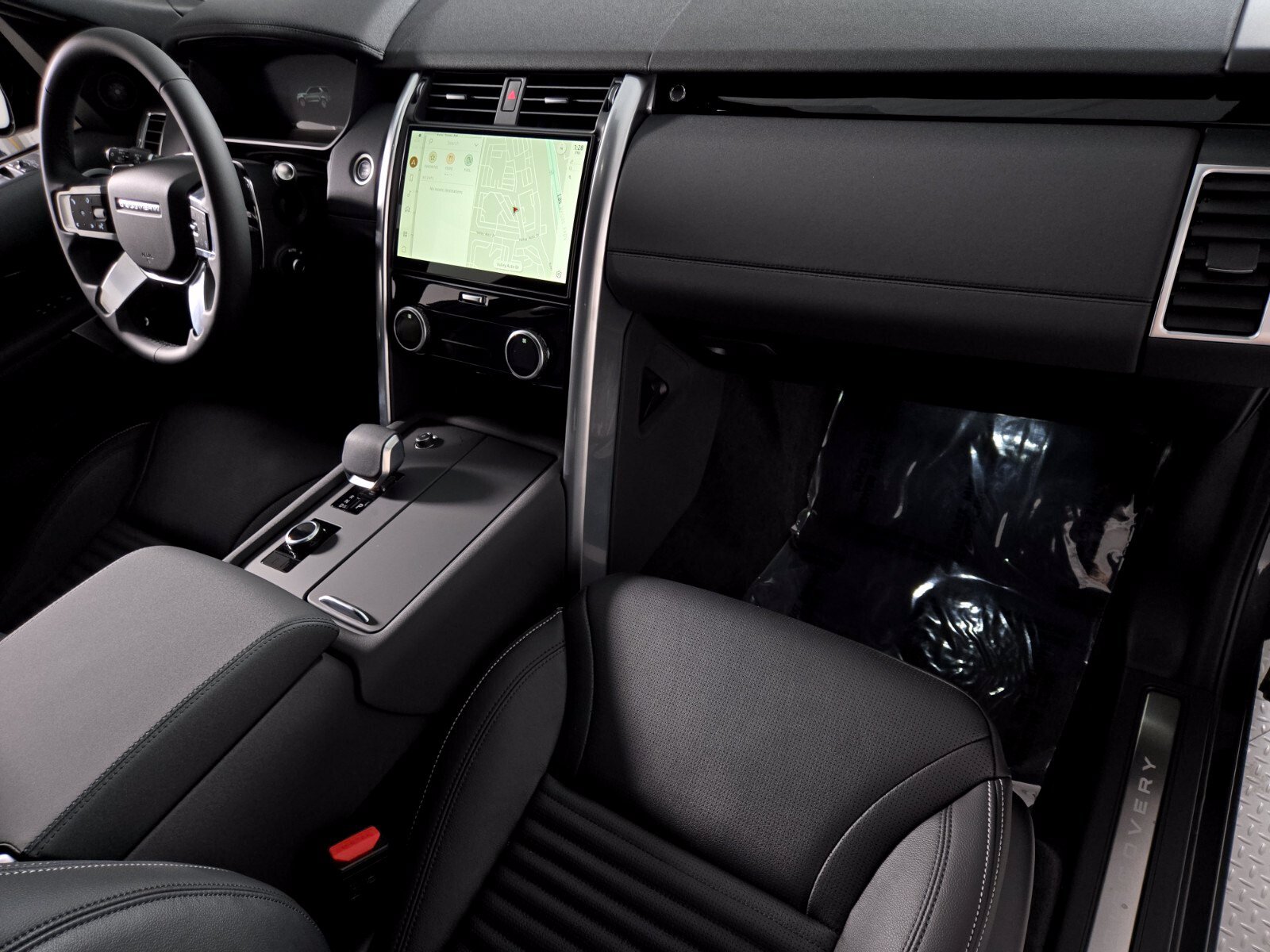 New 2026 Land Rover Discovery S AWD/4WD image 19