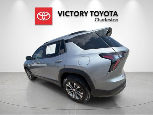 Used 2025 Chevrolet Equinox LT AWD/4WD image 3