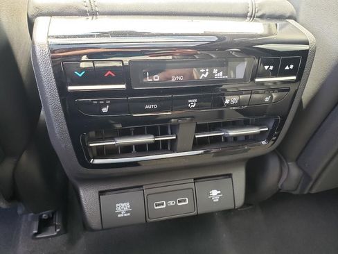 Certified 2023 Acura MDX SH-AWD w/ Advance Package image 12