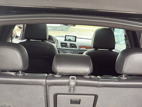 Used 2017 Audi Q3 2.0T Prestige w/ Prestige Package image 24