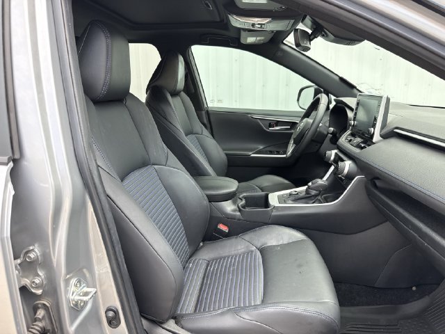 Used 2022 Toyota RAV4 XSE AWD/4WD image 31
