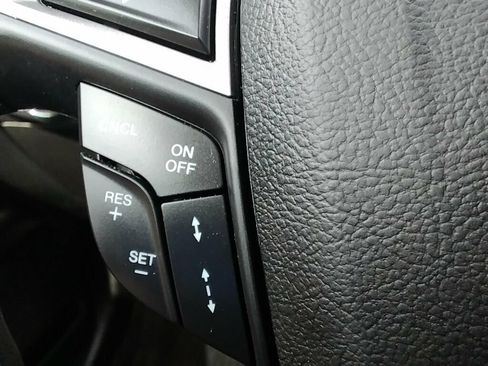 Used 2019 Ford Fusion SE FWD image 14