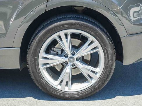 Used 2019 Audi Q8 Premium w/ Convenience Package AWD/4WD image 11