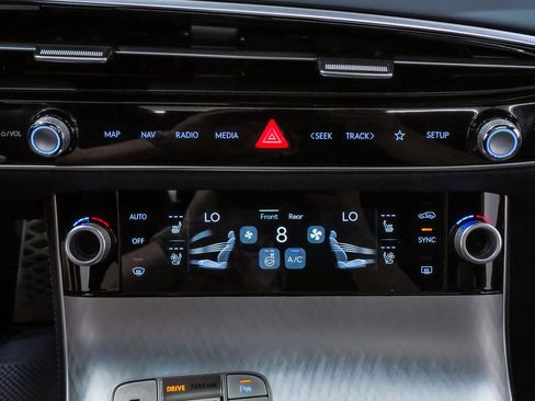 Certified 2026 Genesis GV70 2.5T Sport Prestige AWD/4WD image 17
