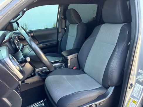 Used 2021 Toyota Tacoma TRD Off-Road w/ Technology Package RWD image 19