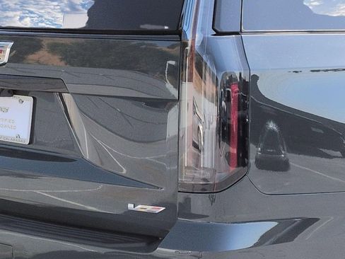 Certified 2025 Cadillac Escalade ESV V AWD/4WD image 21