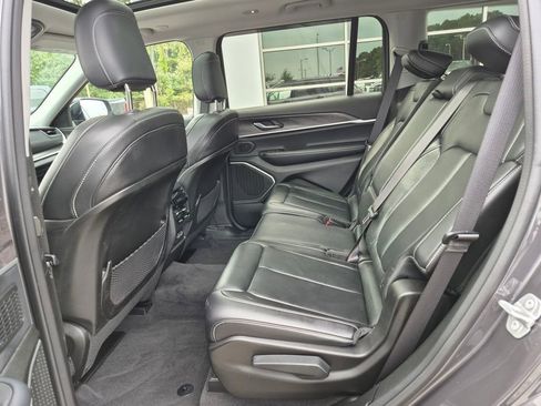 Used 2022 Jeep Grand Cherokee L Limited image 17