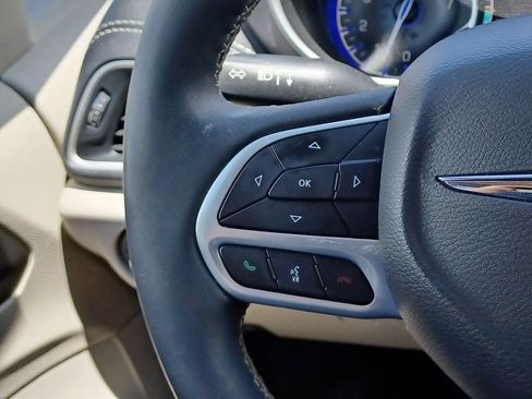 Used 2023 Chrysler Pacifica Touring-L w/ Uconnect Theater Family Group AWD/4WD image 18