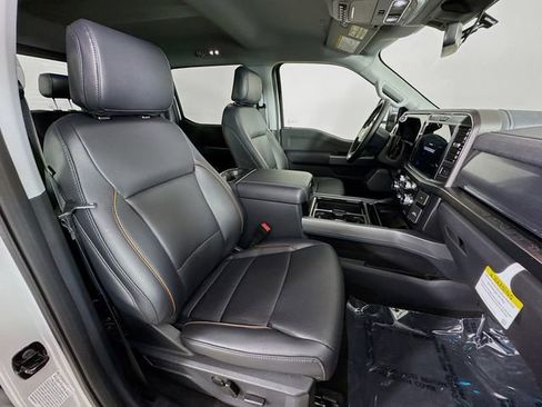 New 2026 Ford F250 Lariat w/ Black Appearance Package image 29