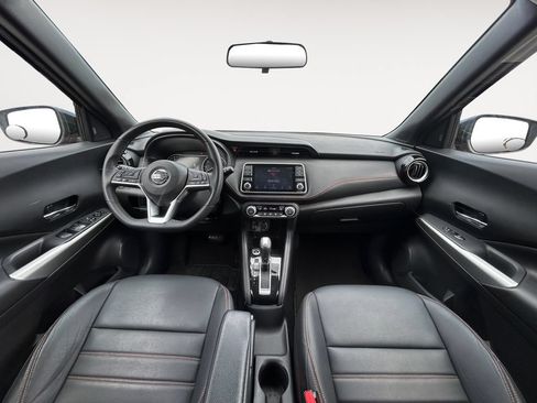 Used 2019 Nissan Kicks SR w/ SR Premium Package FWD image 13