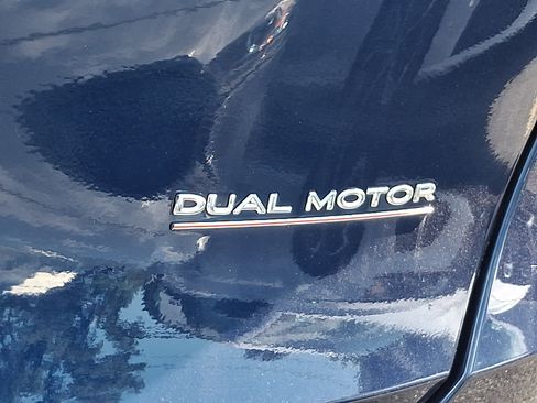 Used 2023 Tesla Model Y Performance AWD/4WD image 31