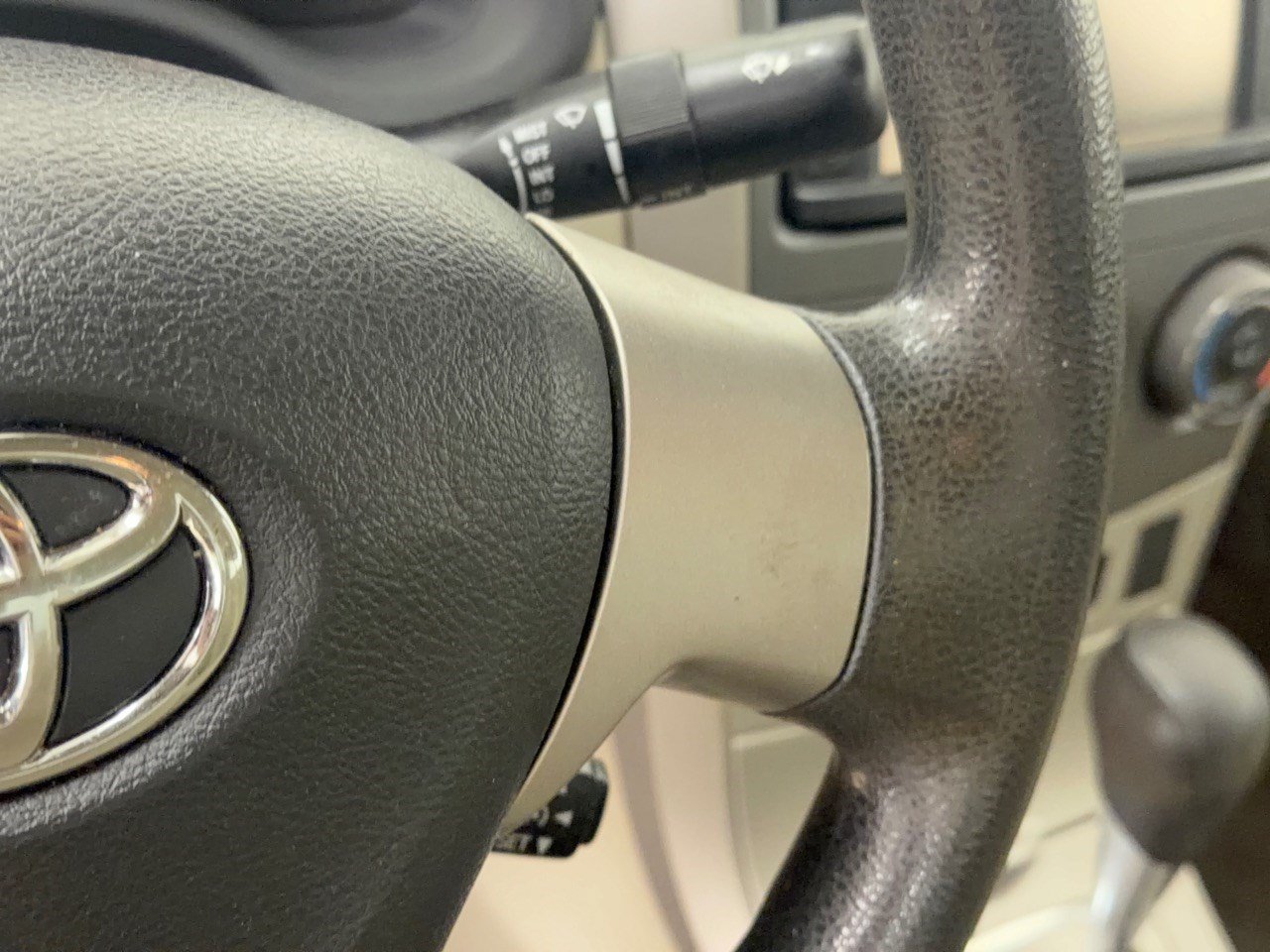 Used 2013 Toyota Corolla LE FWD image 19