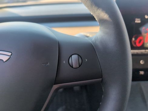 Used 2023 Tesla Model 3 Standard Range image 21