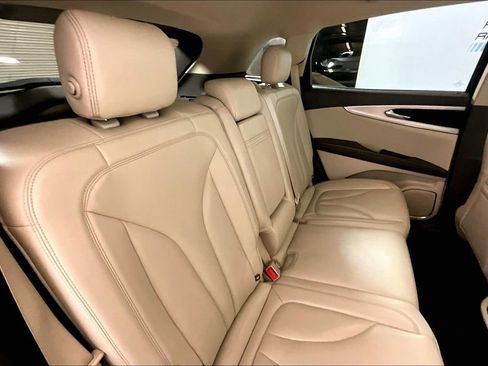 Used 2020 Lincoln Nautilus FWD image 22