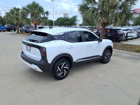 Used 2026 Nissan Kicks SV FWD image 5