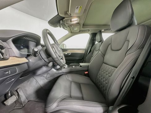 Used 2025 Volvo XC90 B5 Plus AWD/4WD image 13
