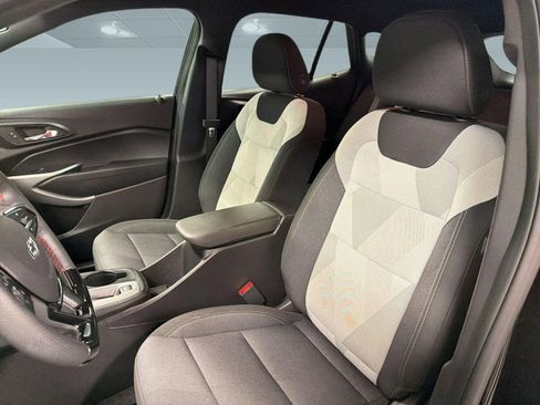 Used 2025 Chevrolet Trax RS w/ Driver Confidence Package FWD image 23