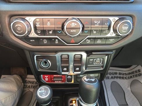 Certified 2024 Jeep Wrangler Sport AWD/4WD image 22