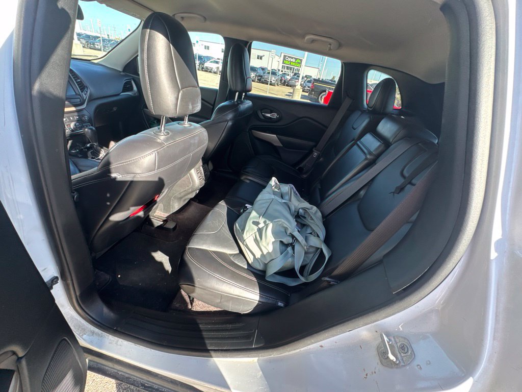 Used 2017 Jeep Cherokee Limited AWD/4WD image 22